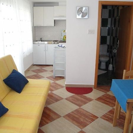 Akvarij - One Bedroom Baska  Bagian luar foto
